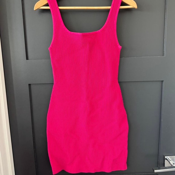 Babaton Dresses & Skirts - Pink Babaton ribbed mini dress